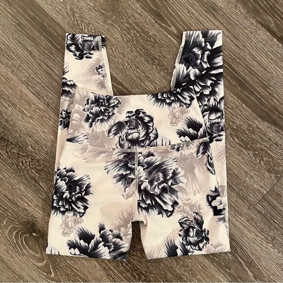 Beyond Yoga High Waisted Midi Legging - Picture 6 of 7